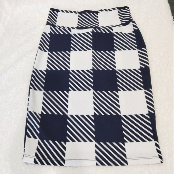 LuLaRoe navy blue white plaid Cassie pencil skirt XS - Picture 1 of 2